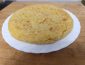 tortilla de patata con cebolla y jugosa
